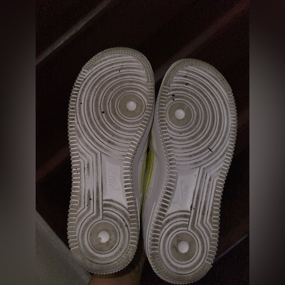 Nike Kids Sneakers in White and Neon Yellow - Picture 7 of 8